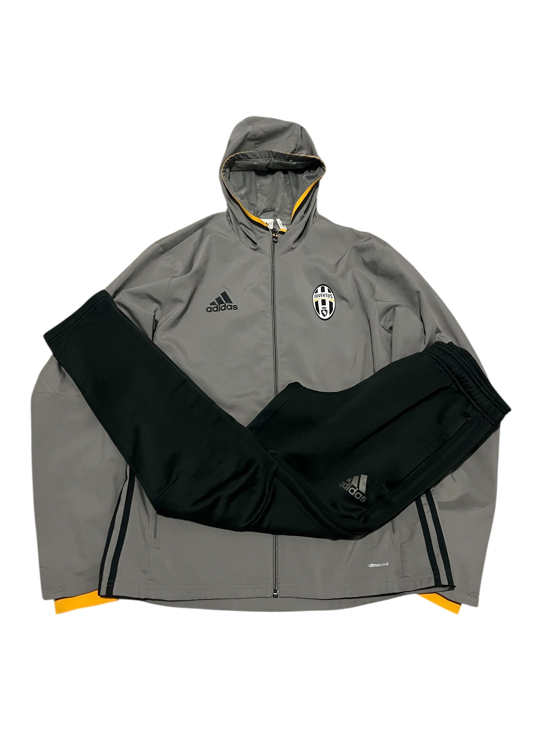 Juventus Tracksuit(M)
